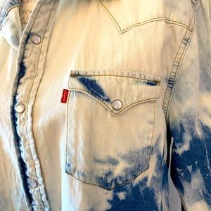 Awesome Levi’s denim tie dye top with western detail